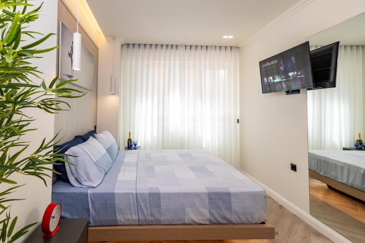 Triple A @ Trendy Psiri - Art & Nightlife Aparthotel Athena Bagian luar foto