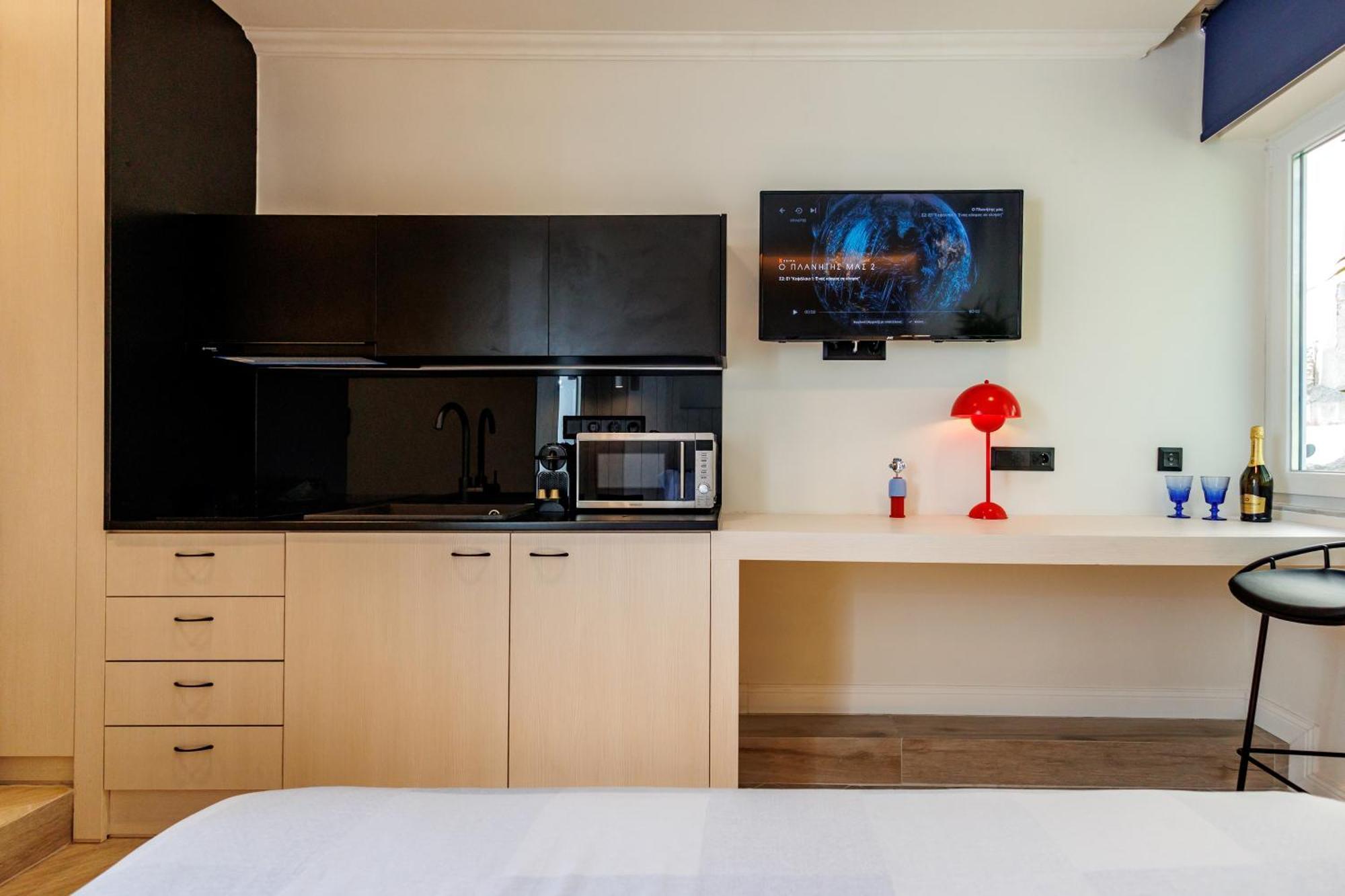 Triple A @ Trendy Psiri - Art & Nightlife Aparthotel Athena Bagian luar foto